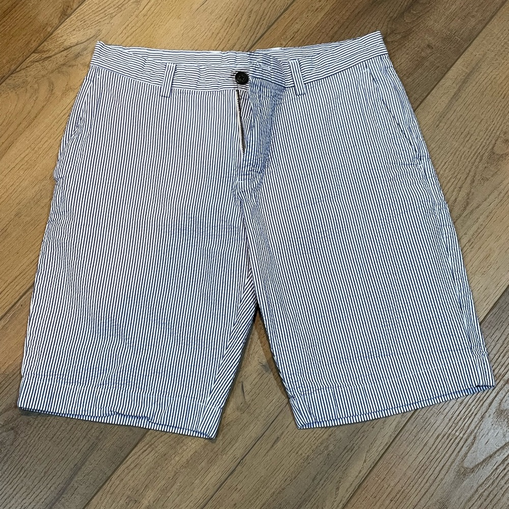 Brooks Brothers Seersucker Blue Striped Shorts Men’s Size 32